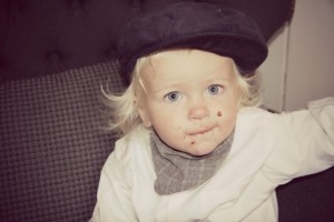Lykke-blåbær-minsten-cth-mini-barneklær-hatt-gutteklær-gutt-nettbutikk-blogg